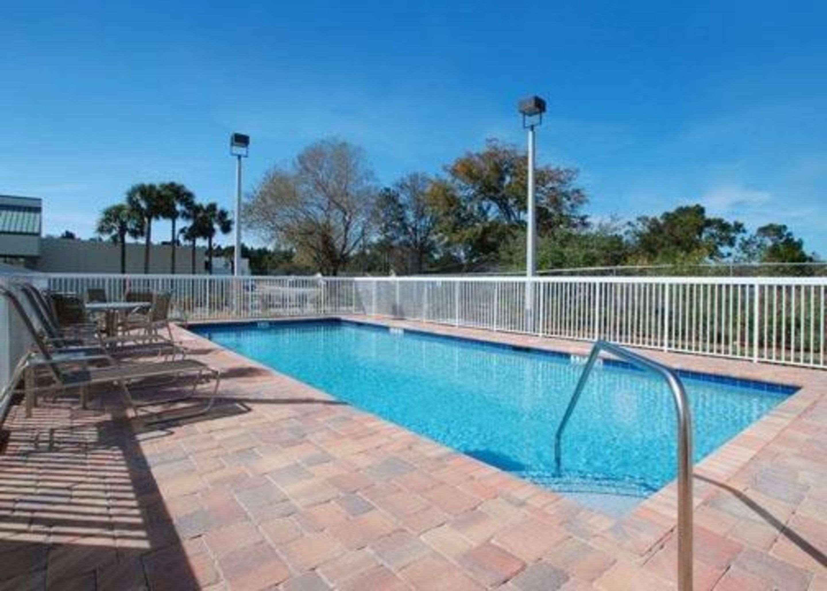Comfort Suites Palm Bay - Melbourne Luaran gambar